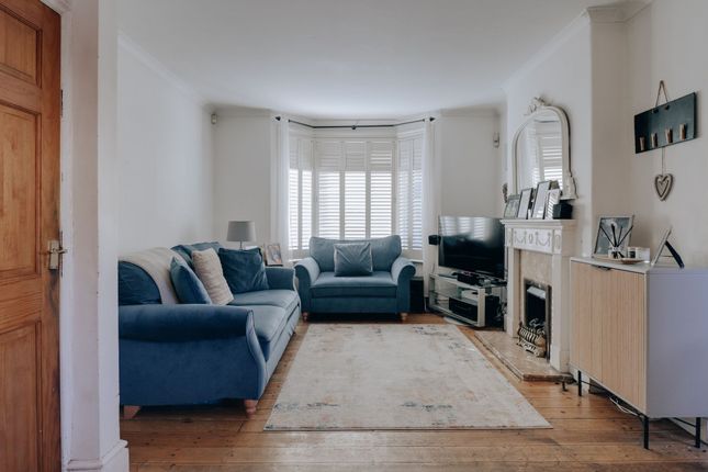 Lower Paddock Road, Watford, WD19 2 bed semi