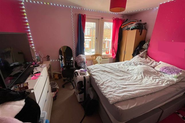 Belmont Road, Faversham, Kent 3 bed terraced house for sale