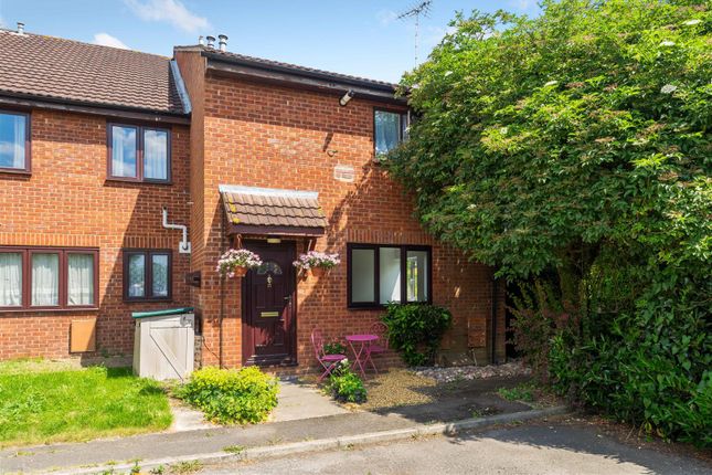 Moore Close, Tongham 1 bed maisonette for sale