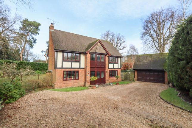 5 bed detached house