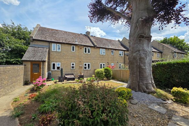 York Close, Corsham SN13 2 bed maisonette for sale