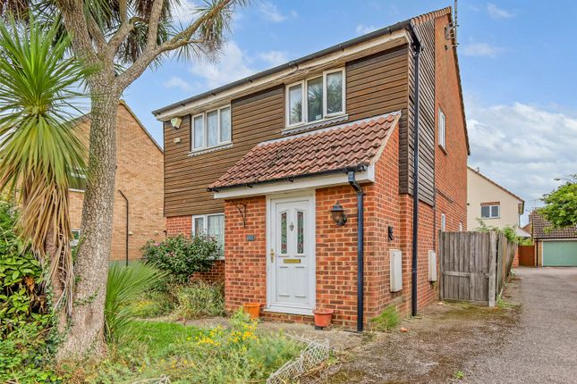 North Street, Great Wakering... 3 bed detached house for sale