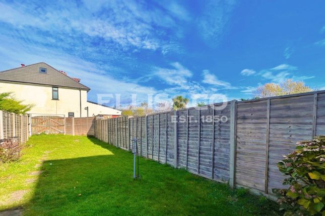 Berkeley Avenue, Greenford, UB6 2 bed terraced house for sale