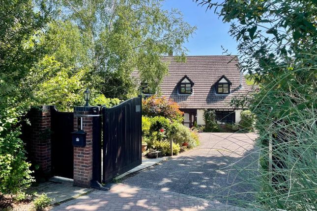 4 bed detached house