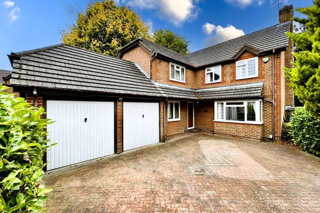 Greenside Park, Luton 5 bed detached house for sale