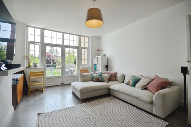 3 bedroom ground floor flat for sale