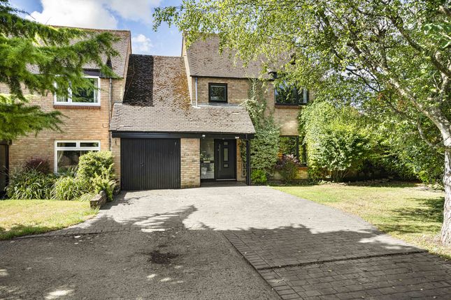 Thornhill Close, Wantage, OX12 4 bed link detached house for sale