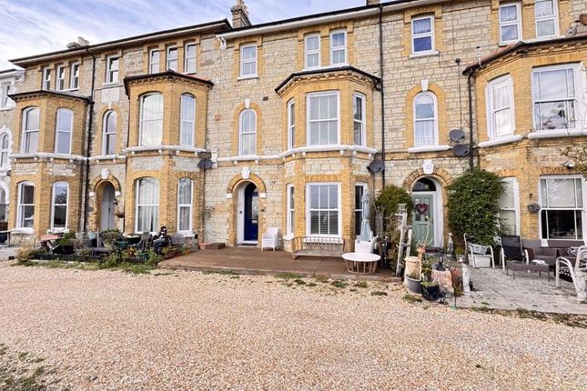 6 bedroom end of terrace house for sale