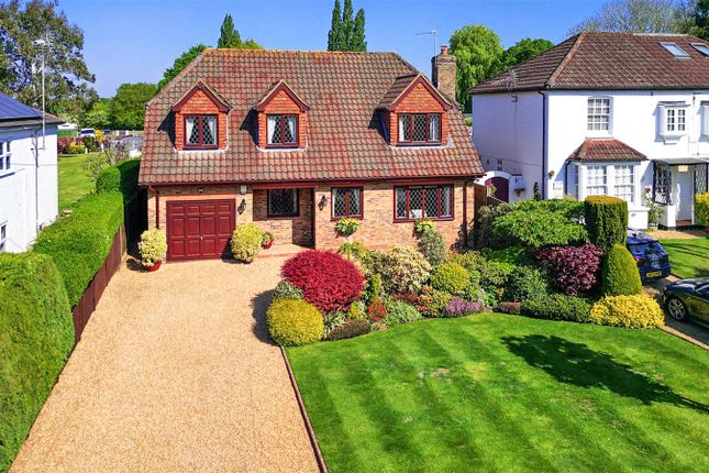 Glaziers Lane, Guildford GU3 4 bed detached house for sale