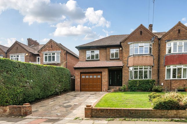 The Avenue, St. Pauls Cray, Orpington 5 bed semi