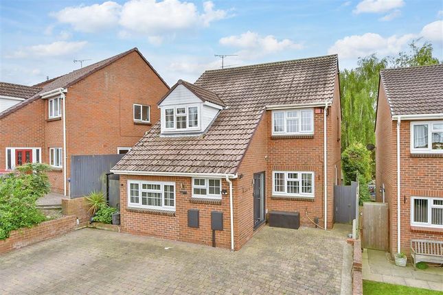 Gaze Hill Avenue, Sittingbourne, Kent 4 bed detached house for sale