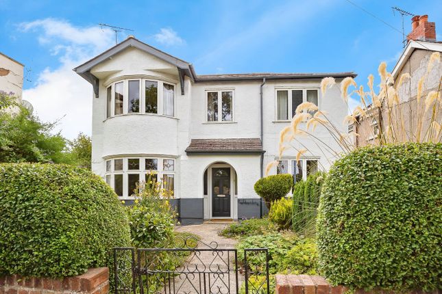 Wrexham Road, Mold CH7 3 bed detached house for sale