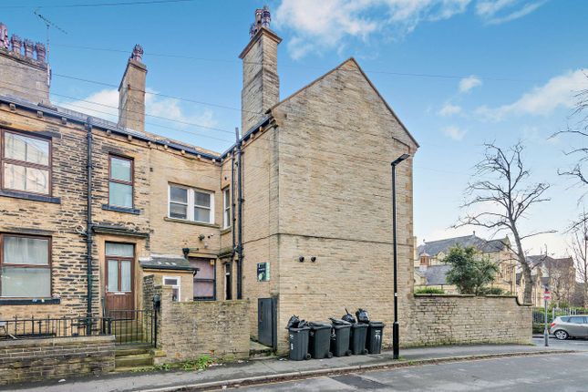 Prescott Street, Halifax, HX1 2 bed terraced house for sale