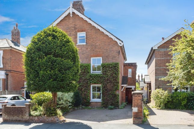 5 bedroom semi-detached house for sale