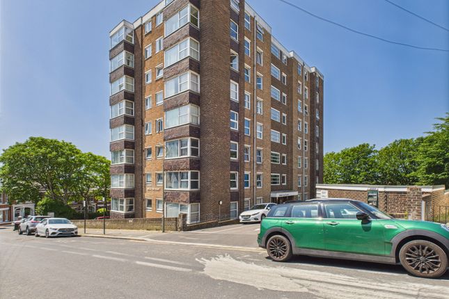 Belle Vue Gardens, Brighton BN2 1 bed flat for sale
