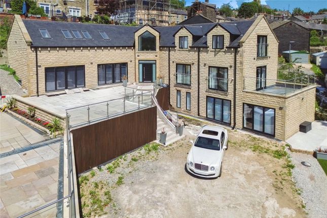 6 bedroom detached house for sale