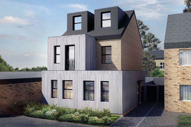 Howell Close, Romford, RM6 4 bed detached house for sale