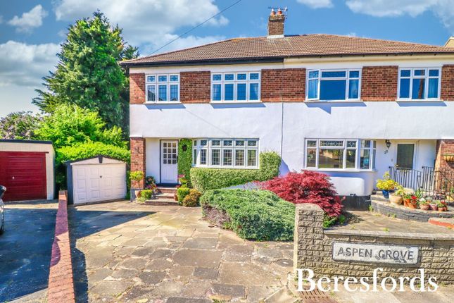 Aspen Grove, Upminster, RM14 3 bed semi