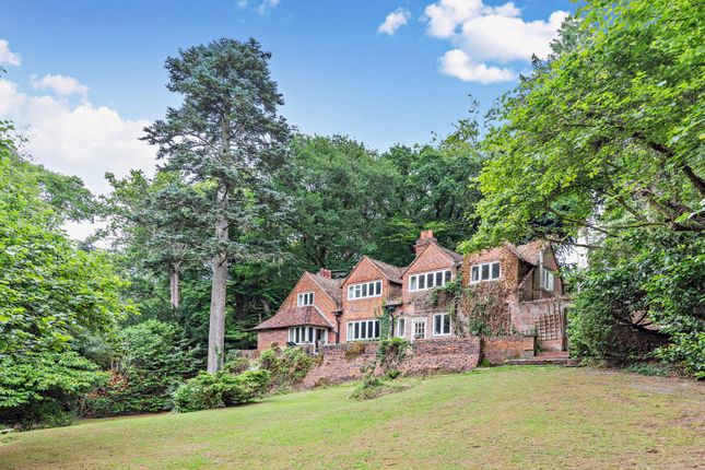 Farnham Lane, Haslemere, Surrey 5 bed detached house for sale