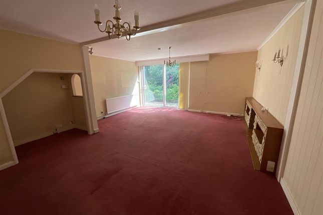 Parkfield, Horsham, West Sussex 3 bed end of terrace house for sale