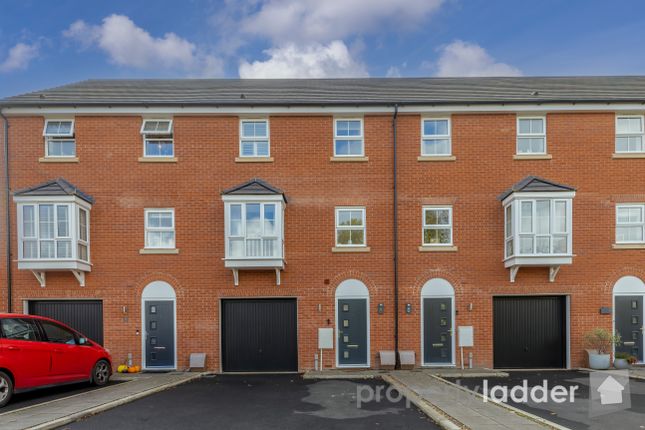 4 bedroom town house for sale