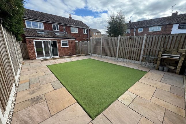 Littlelands, Cottingley, Bingley, BD16 3 bed townhouse for sale