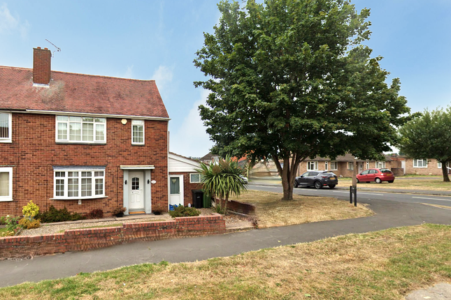 Standhills Road, Kingswinford DY6 2 bed semi