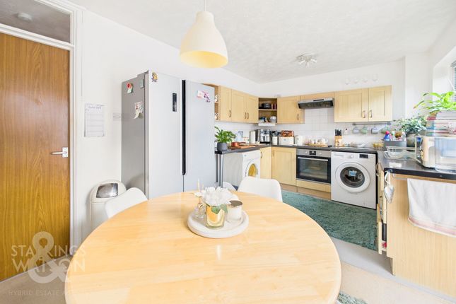 Berryfields, Brundall, Norwich 3 bed end of terrace house for sale