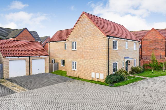 Gunns Close, Blofield, Norwich 4 bed detached house for sale