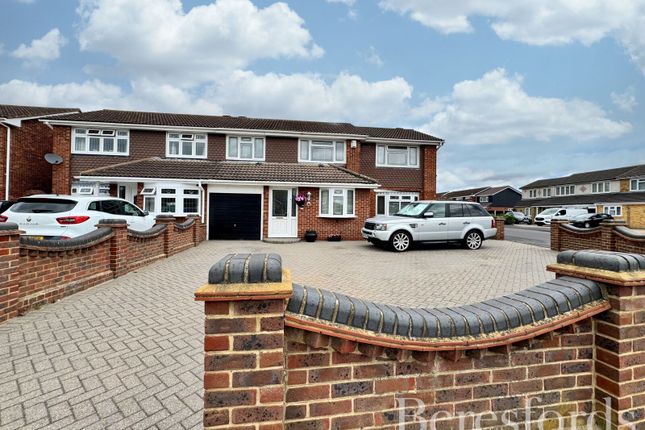 Hatfield Close, Hornchurch, RM12 4 bed semi