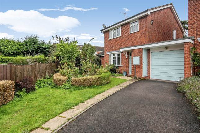 3 bedroom link detached house for sale