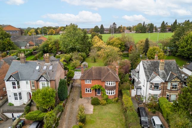 Amersham Road, Buckinghamshire HP13 3 bed detached house for sale