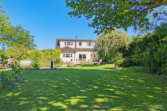 Dowsett Lane, Ramsden Heath, CM11 4 bed detached house for sale