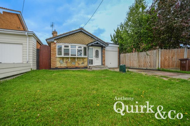 Delft Road, Canvey Island, SS8 2 bed detached bungalow for sale