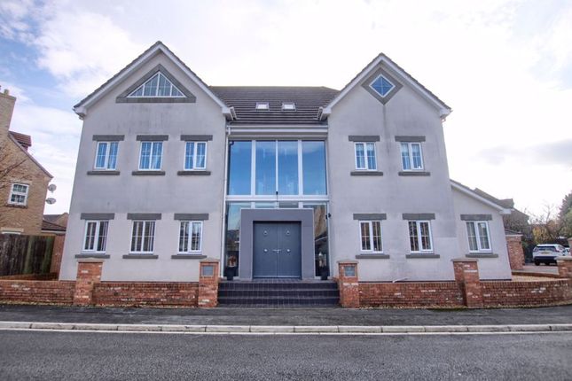 6 bedroom detached house for sale