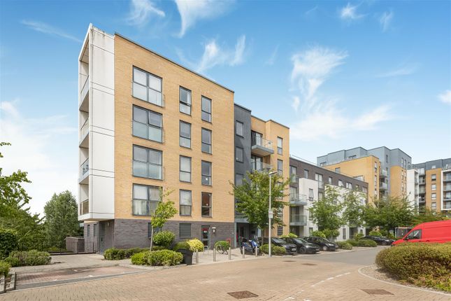 Cygnet House, Drake Way, Reading 2 bed apartment for sale