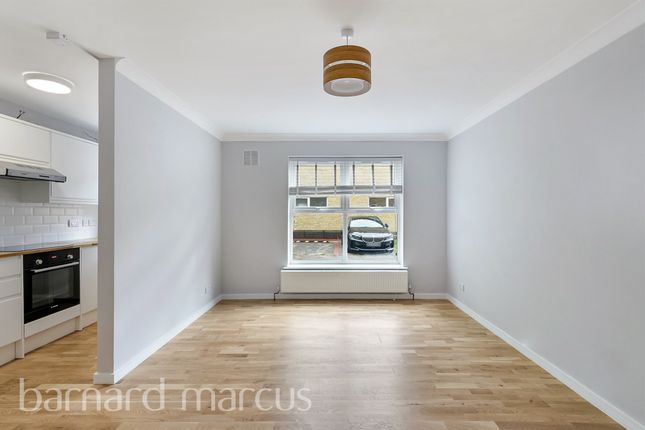 2 bedroom ground floor flat for sale