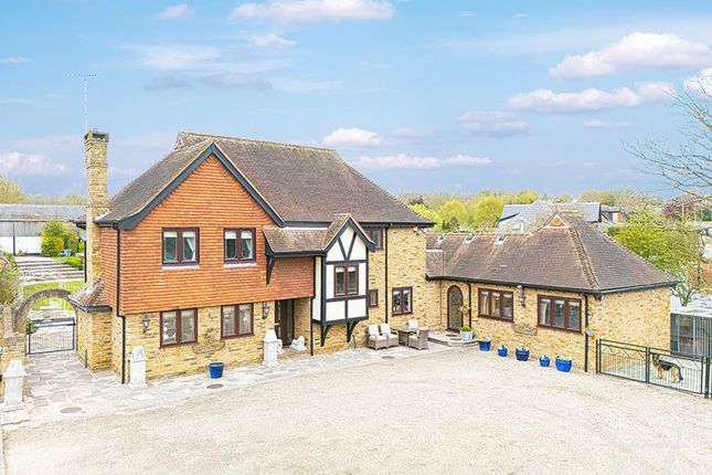 Broxhill, Romford RM4 4 bed detached house for sale