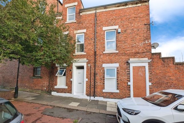 4 bedroom end of terrace house for sale