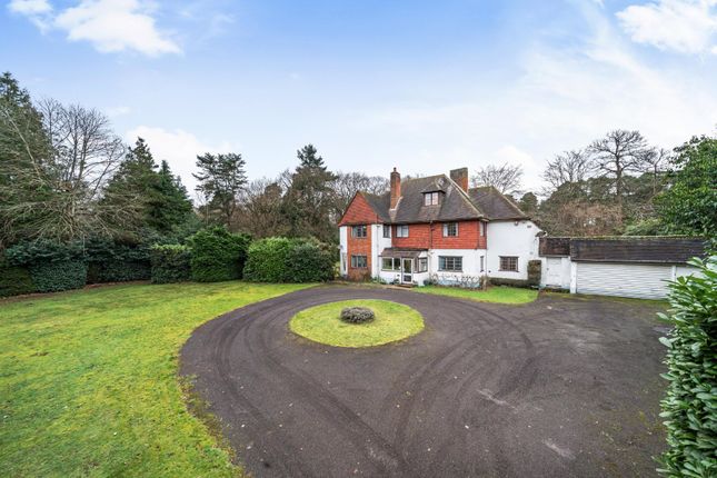 Byfleet Road, Cobham, Surrey, KT11 6 bed detached house for sale