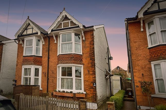 Hill View Road, Tunbridge Wells TN4 2 bed semi