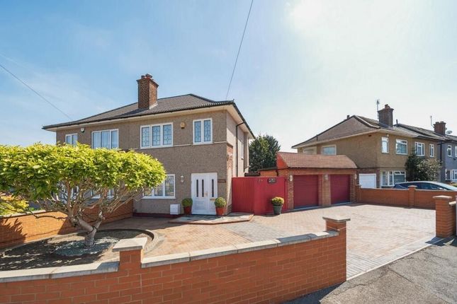Adelphi Crescent, Hayes, UB4 8ND 3 bed semi