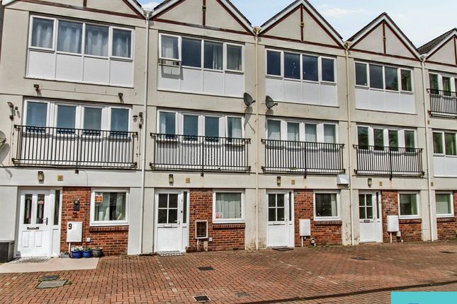 3 bedroom town house for sale