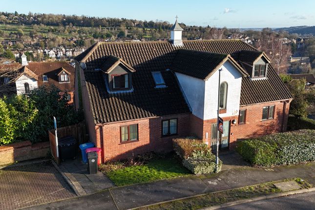 Garratts Way, High Wycombe, HP13 5BX 2 bed apartment for sale