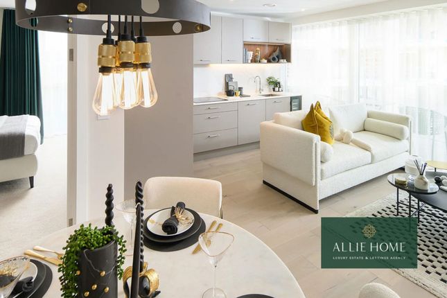 2 Duke of Wellington Ave, London SE18 2 bed flat for sale
