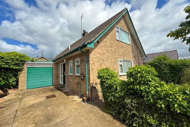 Limestone Road, Scarborough YO13 3 bed detached bungalow for sale