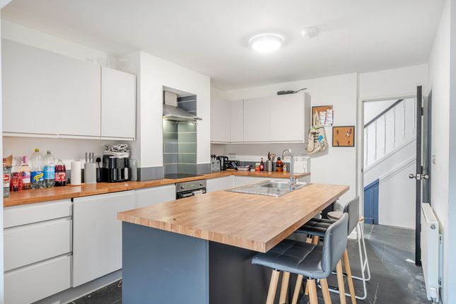 Roycroft Road, Bristol, BS34 6 bed semi