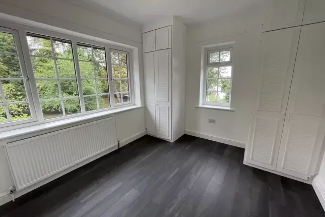 6 bed property
