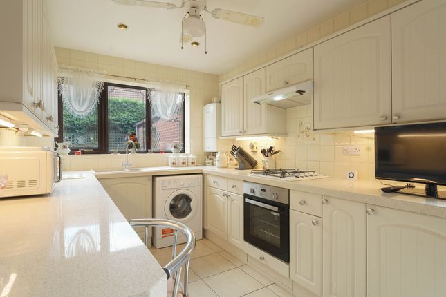 Church field Road, Rossington, DN11 2 bed bungalow for sale