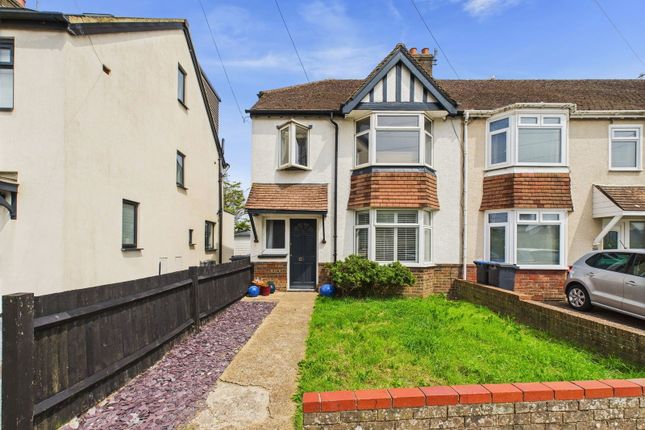 Manor Close, Southwick 3 bed end of terrace house for sale